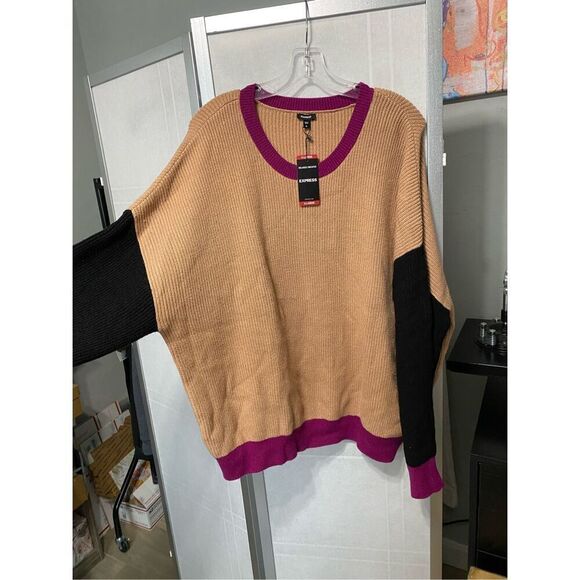 Express Tan and Black Crew Neck Sweater - Picture 6 of 10